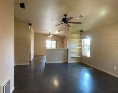 1009 Grey Castle Dr - Photo Thumbnail 3