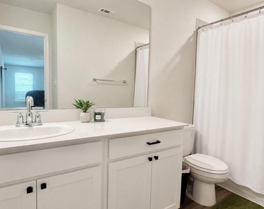 1600 Longhorn Ranch Dr - Photo Thumbnail 17