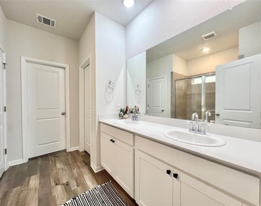 1600 Longhorn Ranch Dr - Photo Thumbnail 1