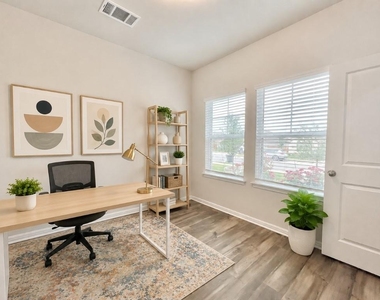 1600 Longhorn Ranch Dr - Photo Thumbnail 13
