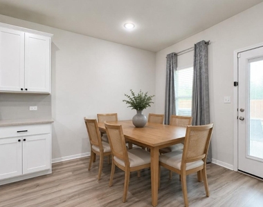 1600 Longhorn Ranch Dr - Photo Thumbnail 11