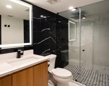 2416 E 10th St - Photo Thumbnail 6