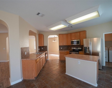 5520 Alomar Cv - Photo Thumbnail 5