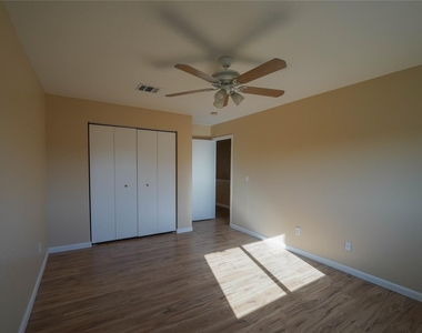 5520 Alomar Cv - Photo Thumbnail 12