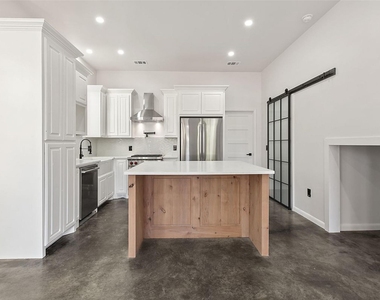 1710 Brassie St - Photo Thumbnail 10