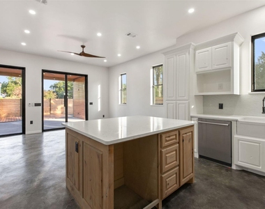 1710 Brassie St - Photo Thumbnail 8