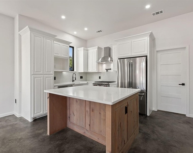 1710 Brassie St - Photo Thumbnail 15