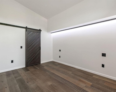1710 Brassie St - Photo Thumbnail 25