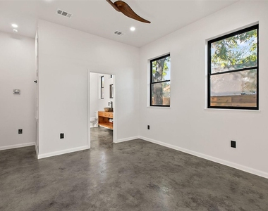 1710 Brassie St - Photo Thumbnail 19