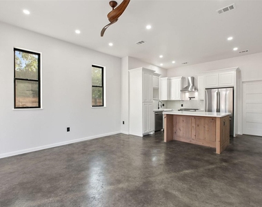 1710 Brassie St - Photo Thumbnail 7