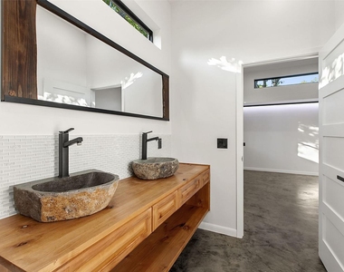 1710 Brassie St - Photo Thumbnail 22