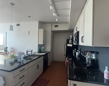3016 Guadalupe St - Photo Thumbnail 2