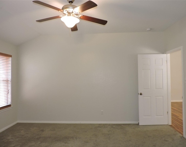 1404 Peachtree Valley Dr - Photo Thumbnail 24