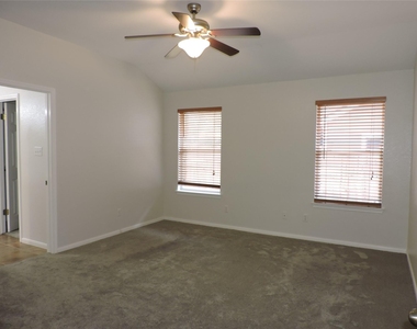 1404 Peachtree Valley Dr - Photo Thumbnail 23