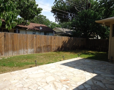 1404 Peachtree Valley Dr - Photo Thumbnail 15