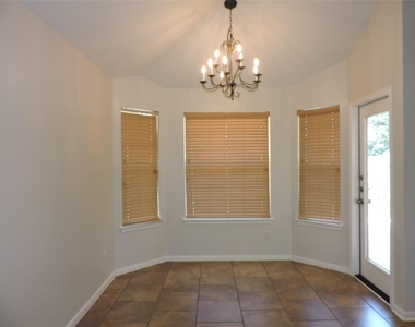 1404 Peachtree Valley Dr - Photo Thumbnail 11