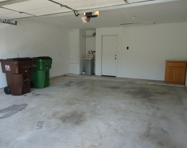 1404 Peachtree Valley Dr - Photo Thumbnail 14