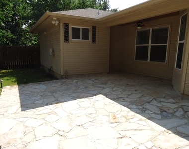 1404 Peachtree Valley Dr - Photo Thumbnail 16