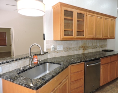 1404 Peachtree Valley Dr - Photo Thumbnail 17