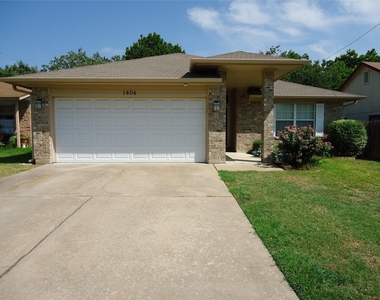 1404 Peachtree Valley Dr - Photo Thumbnail 1