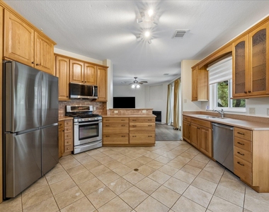 4176 Canyon Glen Cir - Photo Thumbnail 2