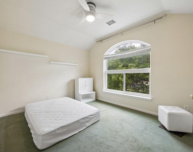 4176 Canyon Glen Cir - Photo Thumbnail 11