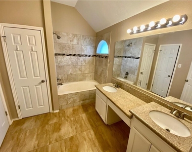 209 N Blue Ridge Pkwy - Photo Thumbnail 6