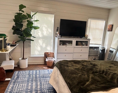 4611 Depew Ave - Photo Thumbnail 10
