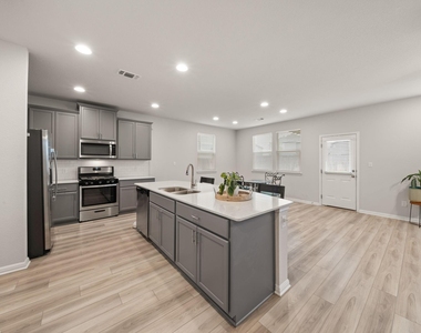 3200 College Park Dr - Photo Thumbnail 7