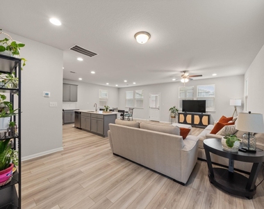 3200 College Park Dr - Photo Thumbnail 4