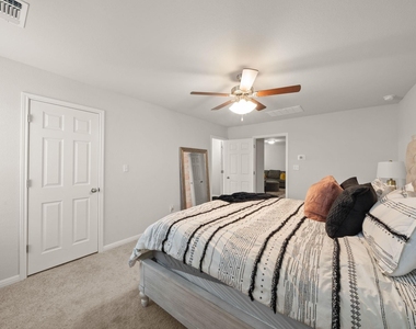 3200 College Park Dr - Photo Thumbnail 19