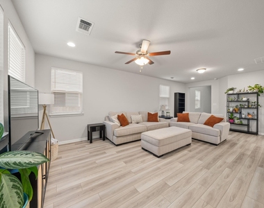 3200 College Park Dr - Photo Thumbnail 5