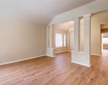 3614 Birdhouse Dr - Photo Thumbnail 2