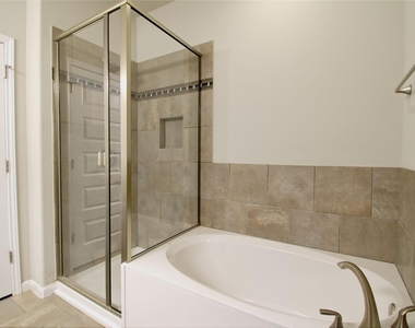 504 Hummingbird Ln - Photo Thumbnail 14