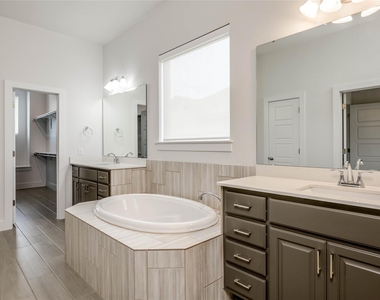5417 Flowing Brook Cv - Photo Thumbnail 16