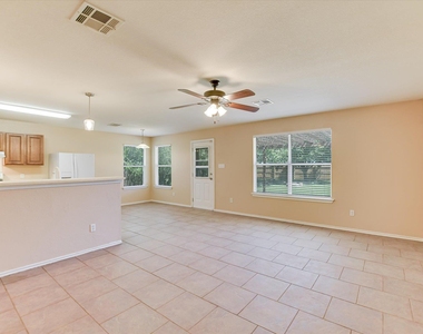 318 Phillips St - Photo Thumbnail 7