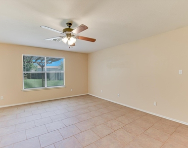 318 Phillips St - Photo Thumbnail 5