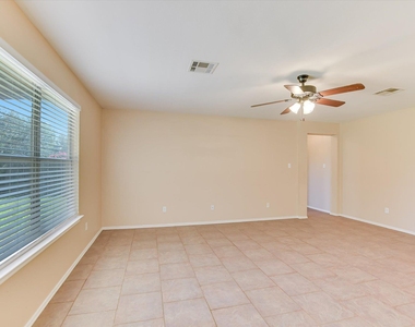 318 Phillips St - Photo Thumbnail 6