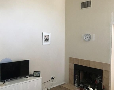 2811 Rio Grande St - Photo Thumbnail 3