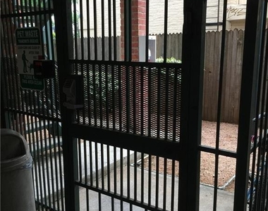 2811 Rio Grande St - Photo Thumbnail 2