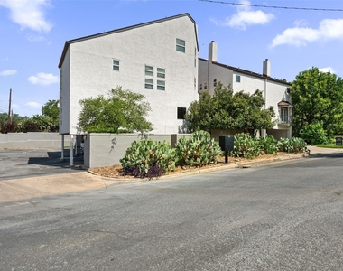 1500 Woodlawn Blvd - Photo Thumbnail 25