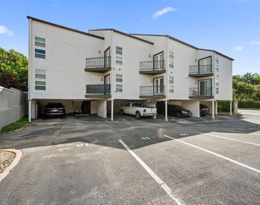 1500 Woodlawn Blvd - Photo Thumbnail 27