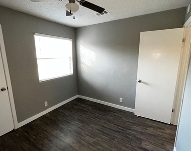 2306 Cedrick Cv - Photo Thumbnail 11