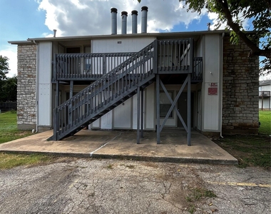 2306 Cedrick Cv - Photo Thumbnail 2