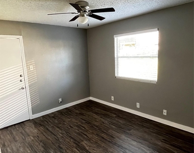 2306 Cedrick Cv - Photo Thumbnail 10