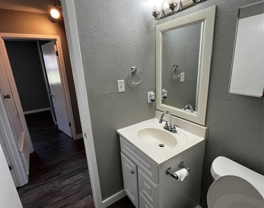 2306 Cedrick Cv - Photo Thumbnail 15