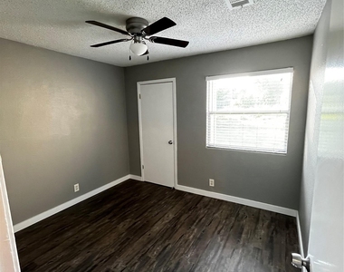 2306 Cedrick Cv - Photo Thumbnail 14