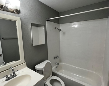 2306 Cedrick Cv - Photo Thumbnail 16