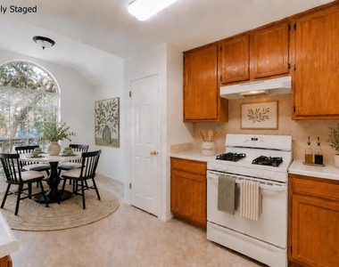 13460 Athens Trl - Photo Thumbnail 3