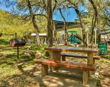 13460 Athens Trl - Photo Thumbnail 18